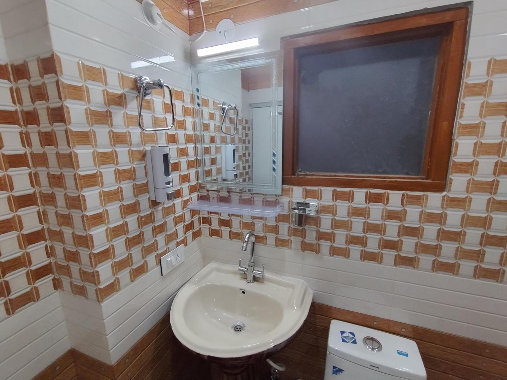 Vintage Woods Inn شيملا المظهر الخارجي الصورة